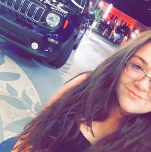 Meet your Posher, Leeann